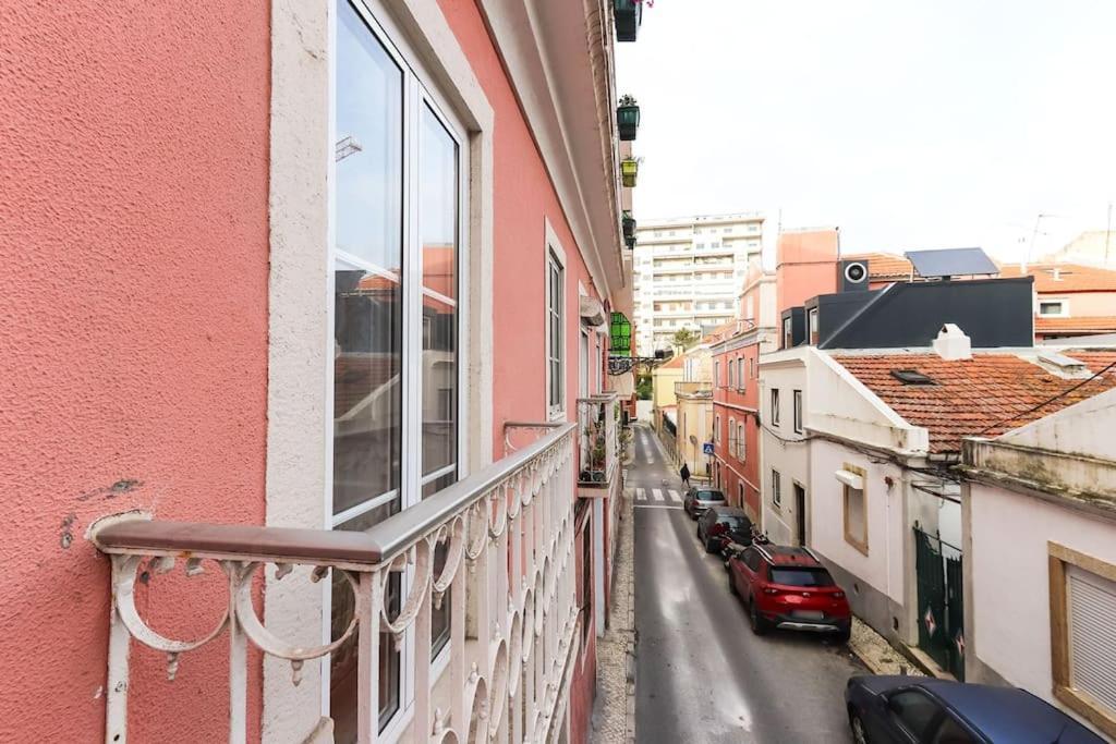 Vita Portucale ! Campo Ourique Design W/ Balcony Lisbona Esterno foto